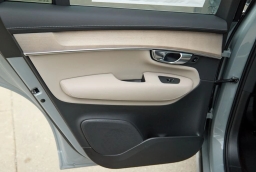 Volvo XC90 Plug-In Hybrid Plus T8 AWD 7-Seater 2026