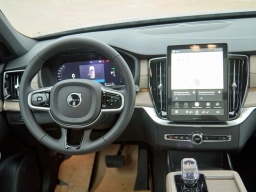 Volvo XC90 Plug-In Hybrid Plus T8 AWD 7-Seater 2026