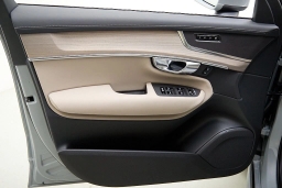 Volvo XC90 Plug-In Hybrid Plus T8 AWD 7-Seater 2026