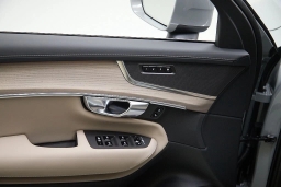 Volvo XC90 Plug-In Hybrid Plus T8 AWD 7-Seater 2026