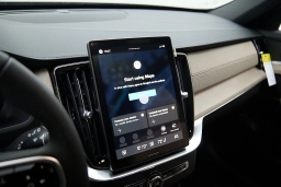Volvo XC90 Plug-In Hybrid Plus T8 AWD 7-Seater 2026