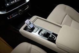 Volvo XC90 Plug-In Hybrid Plus T8 AWD 7-Seater 2026
