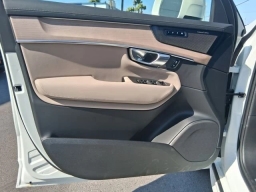 Volvo XC90 Plug-In Hybrid Plus T8 AWD 7-Seater 2026