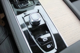 Volvo XC90 Plug-In Hybrid Plus T8 AWD 7-Seater 2026