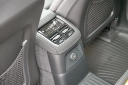 Volvo XC90 Plug-In Hybrid Ultra T8 AWD 7-Seater 2026