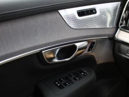 Volvo XC90 Plug-In Hybrid Ultra T8 AWD 7-Seater 2026