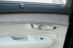 Volvo XC90 Plug-In Hybrid Ultra T8 AWD 7-Seater 2026