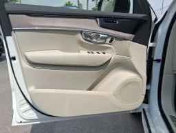 Volvo XC90 Plug-In Hybrid Ultra Dark Theme T8 AWD 7-Seater 2026