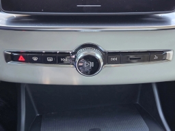 Volvo XC90 Plug-In Hybrid Ultra Dark Theme T8 AWD 7-Seater 2026