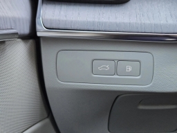 Volvo XC90 Plug-In Hybrid Ultra Dark Theme T8 AWD 7-Seater 2026