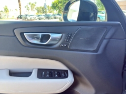 Volvo XC60 Plug-In Hybrid Plus T8 AWD 2026