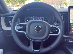 Volvo XC60 Plug-In Hybrid Plus T8 AWD 2026
