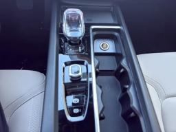 Volvo XC60 Plug-In Hybrid Plus T8 AWD 2026
