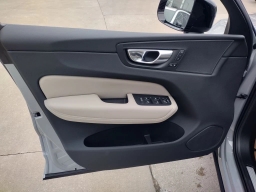 Volvo XC60 Plug-In Hybrid Plus T8 AWD 2026