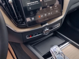 Volvo XC60 Plug-In Hybrid Plus T8 AWD 2026