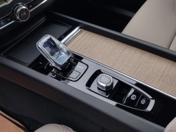 Volvo XC60 Plug-In Hybrid Plus T8 AWD 2026