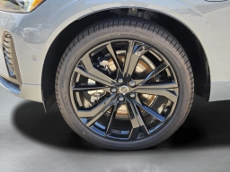 Volvo XC60 Plug-In Hybrid Ultra Black Edition T8 AWD 2026