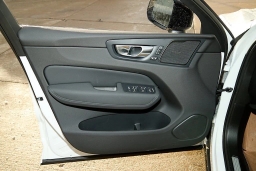 Volvo XC60 Plug-In Hybrid Ultra Black Edition T8 AWD 2026