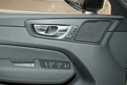 Volvo XC60 Plug-In Hybrid Ultra Black Edition T8 AWD 2026