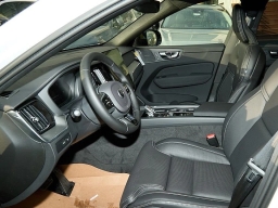 Volvo XC60 Plug-In Hybrid Ultra Black Edition T8 AWD 2026