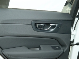 Volvo XC60 Plug-In Hybrid Ultra Black Edition T8 AWD 2026