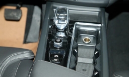 Volvo XC60 Plug-In Hybrid Ultra Black Edition T8 AWD 2026