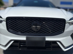 Volvo XC60 Plug-In Hybrid Ultra Black Edition T8 AWD 2026
