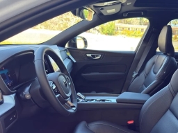 Volvo XC60 Plug-In Hybrid Ultra Black Edition T8 AWD 2026