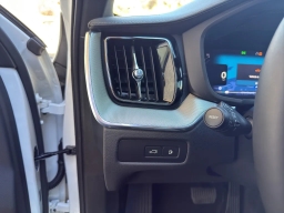 Volvo XC60 Plug-In Hybrid Ultra Black Edition T8 AWD 2026