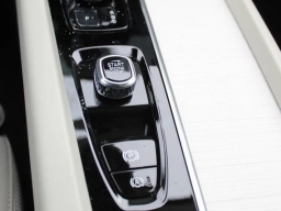 Volvo XC60 Plug-In Hybrid Ultra T8 AWD 2026