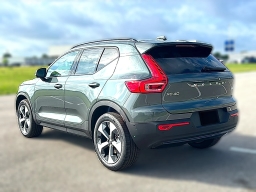 Volvo XC40 Plus B4 FWD 2026