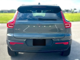 Volvo XC40 Plus B4 FWD 2026