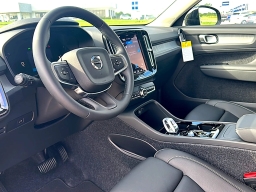 Volvo XC40 Plus B4 FWD 2026