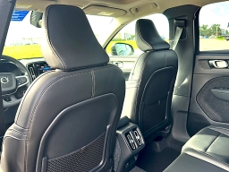 Volvo XC40 Plus B4 FWD 2026