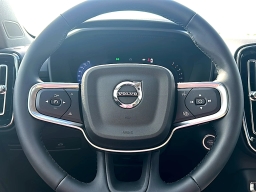 Volvo XC40 Plus B4 FWD 2026