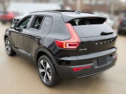 Volvo XC40 Plus B4 FWD 2026