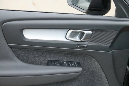 Volvo XC40 Plus B4 FWD 2026