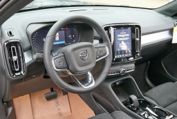 Volvo XC40 Plus B4 FWD 2026