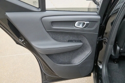 Volvo XC40 Plus B4 FWD 2026