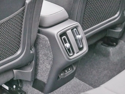 Volvo XC40 Plus B4 FWD 2026