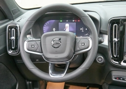 Volvo XC40 Plus B4 FWD 2026