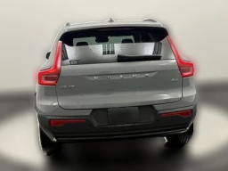 Volvo XC40 Plus B4 FWD 2026