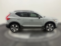 Volvo XC40 Plus B4 FWD 2026