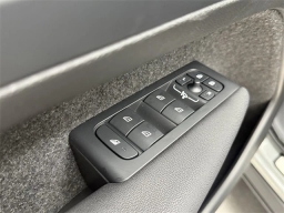 Volvo XC40 Plus B4 FWD 2026