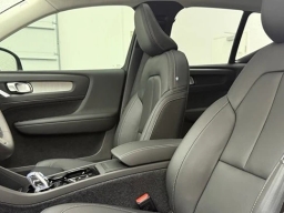 Volvo XC40 Plus B4 FWD 2026