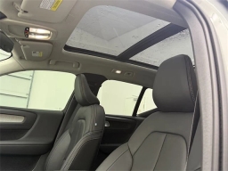 Volvo XC40 Plus B4 FWD 2026