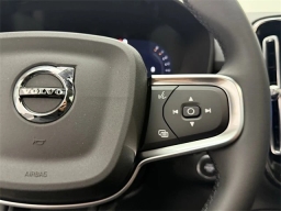 Volvo XC40 Plus B4 FWD 2026