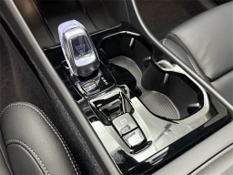 Volvo XC40 Plus B4 FWD 2026