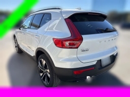 Volvo XC40 Plus B4 FWD 2026