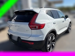 Volvo XC40 Plus B4 FWD 2026